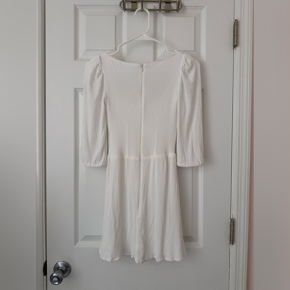 Reformation White Mini Dress with Chic Design - Picture 4 of 8